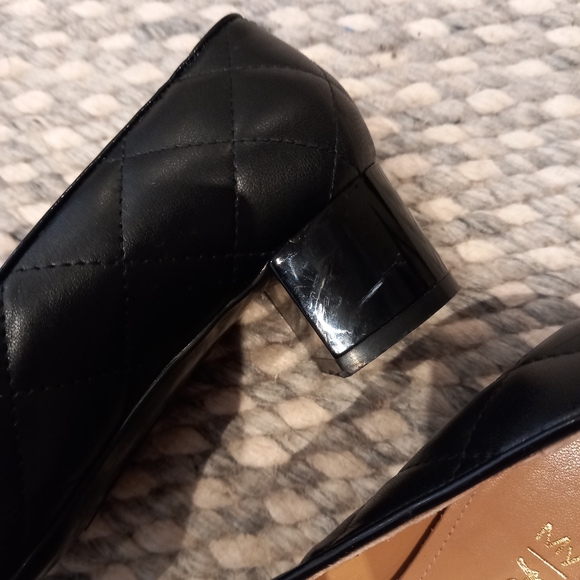 Ferragamo black quilted mules small heel with patent leather toes - Picture 3 of 5